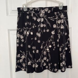 Black and white floral pleated skirt